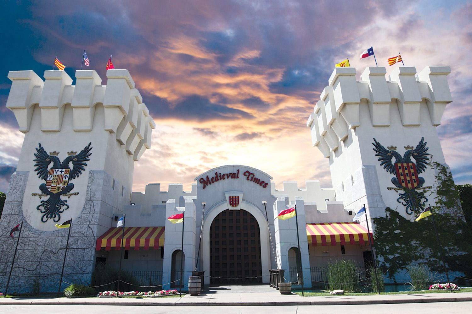 hotels near medieval times dallas